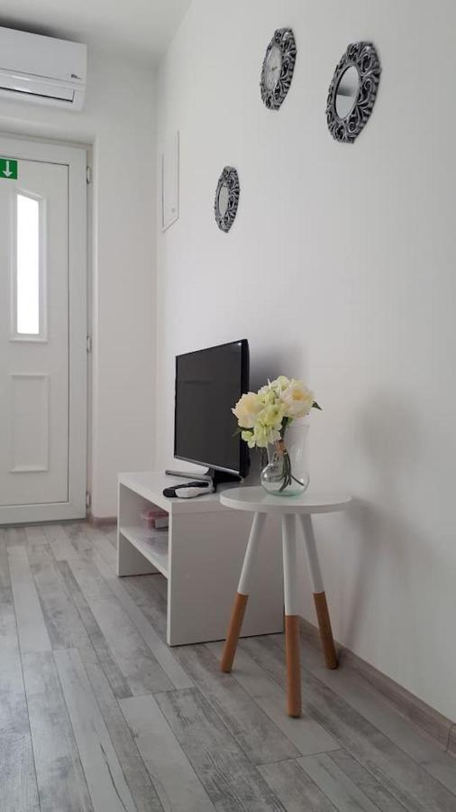 Apartman Lidija Dinjiška 外观 照片