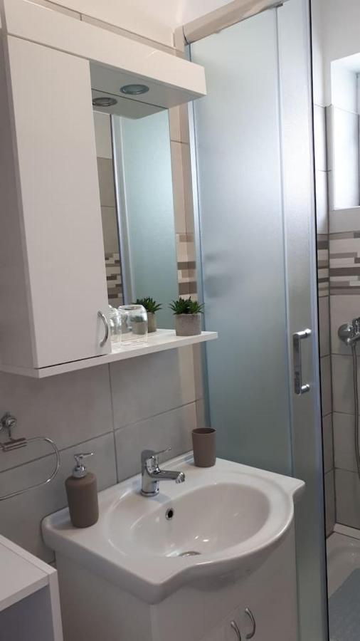 Apartman Lidija Dinjiška 外观 照片