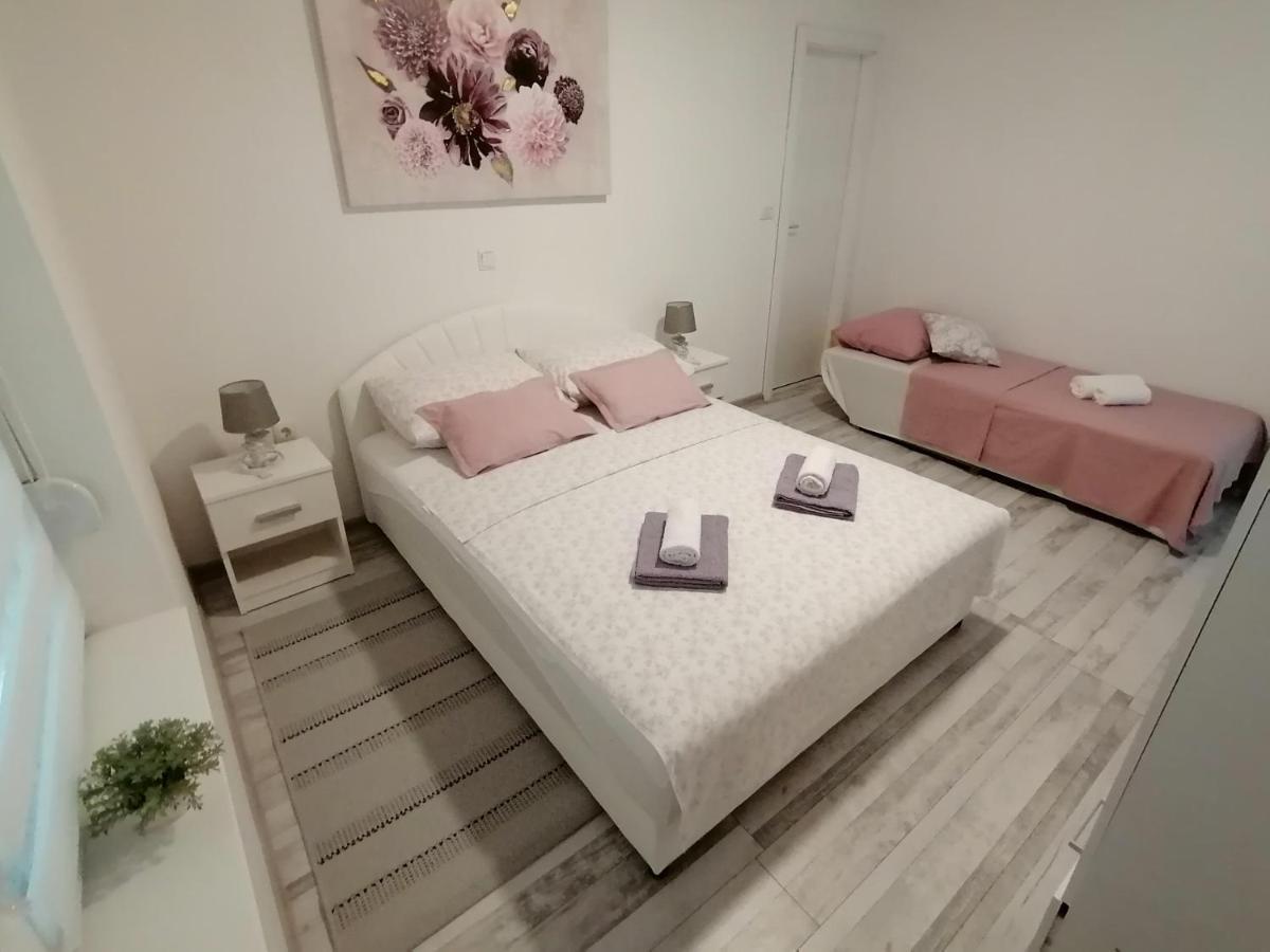 Apartman Lidija Dinjiška 外观 照片