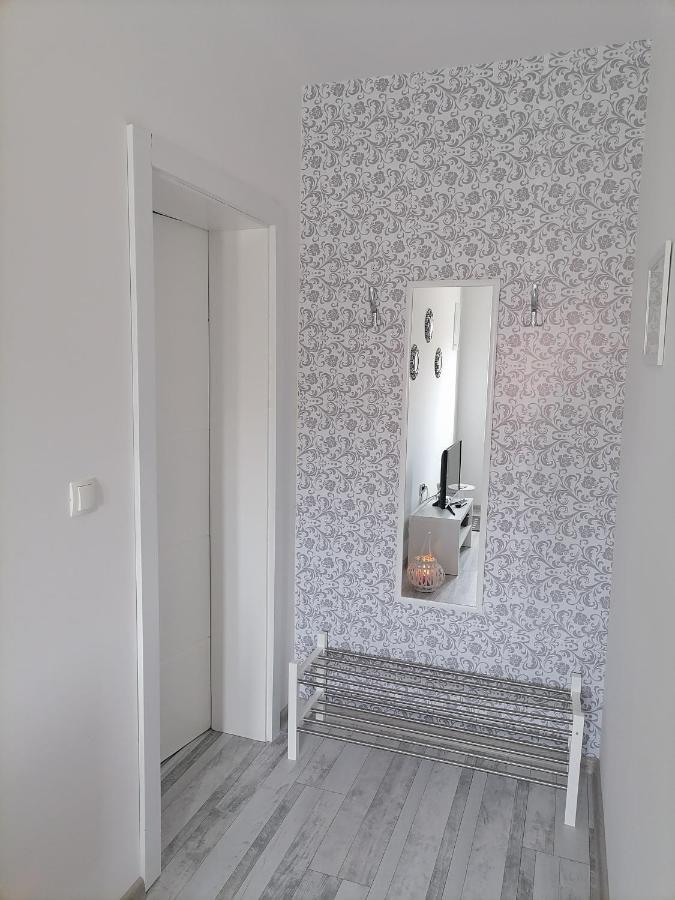 Apartman Lidija Dinjiška 外观 照片